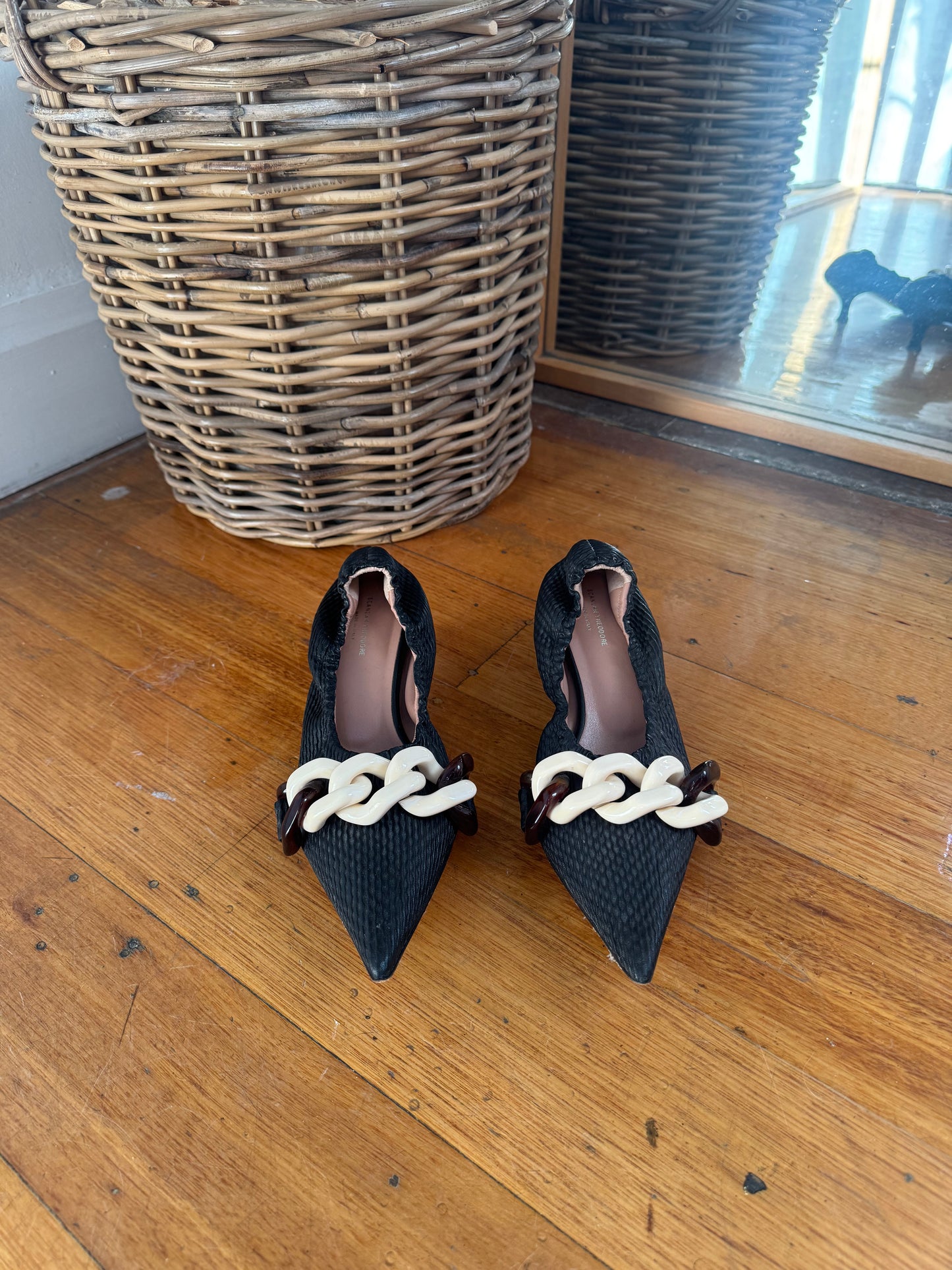 Scanlan Theodore Nero Kitten Heel with Resin Detail - Size 38