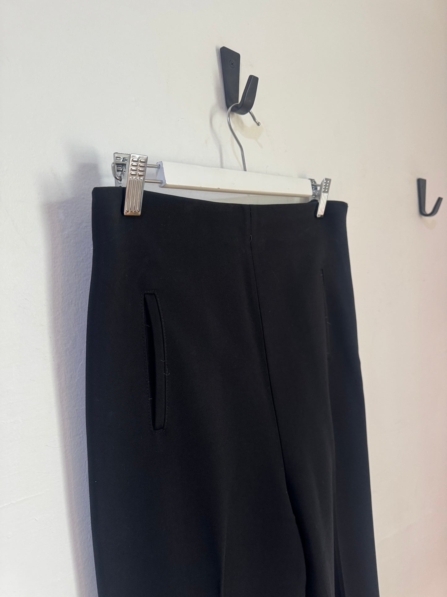 Scanlan Theodore Black Tailored Pant - Size 8