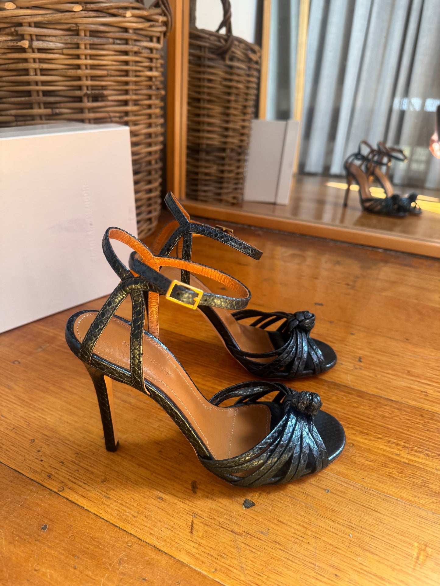 Scanlan Theodore Fine Knot Stiletto - Size 38