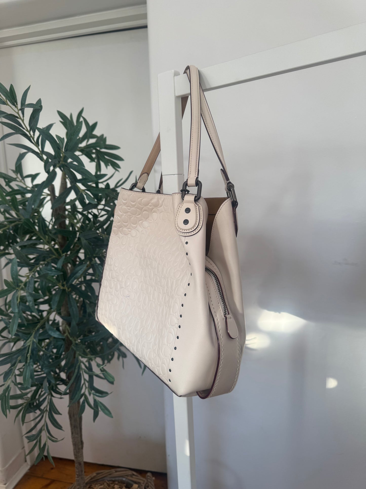 Coach Edie 31 Pebble Leather Shoulder Bag (Brand New)