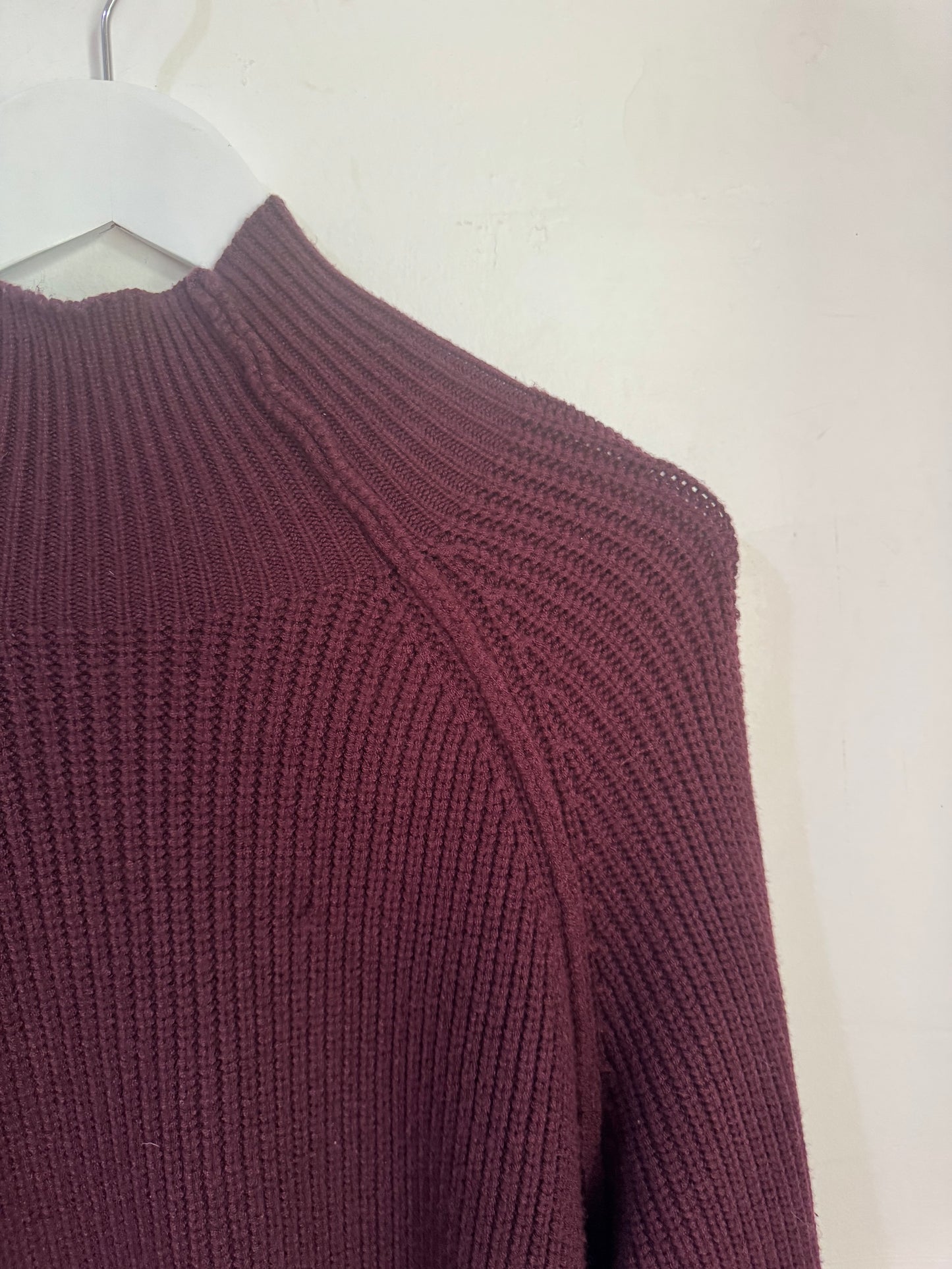 HENNE Burgundy Ribbed Sweater - Size M