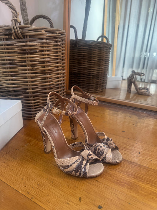 Scanlan Theodore Ecru Knot Front Sandal - Size 37
