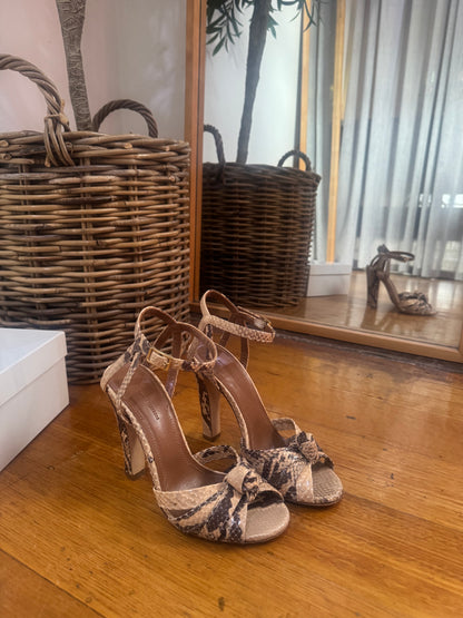 Scanlan Theodore Ecru Knot Front Sandal - Size 37