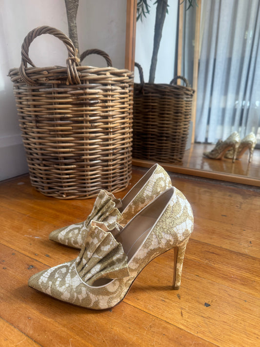 BIONDA CASTANA Daphne Gold Lace Heels - Size 39 (Like New in Box)