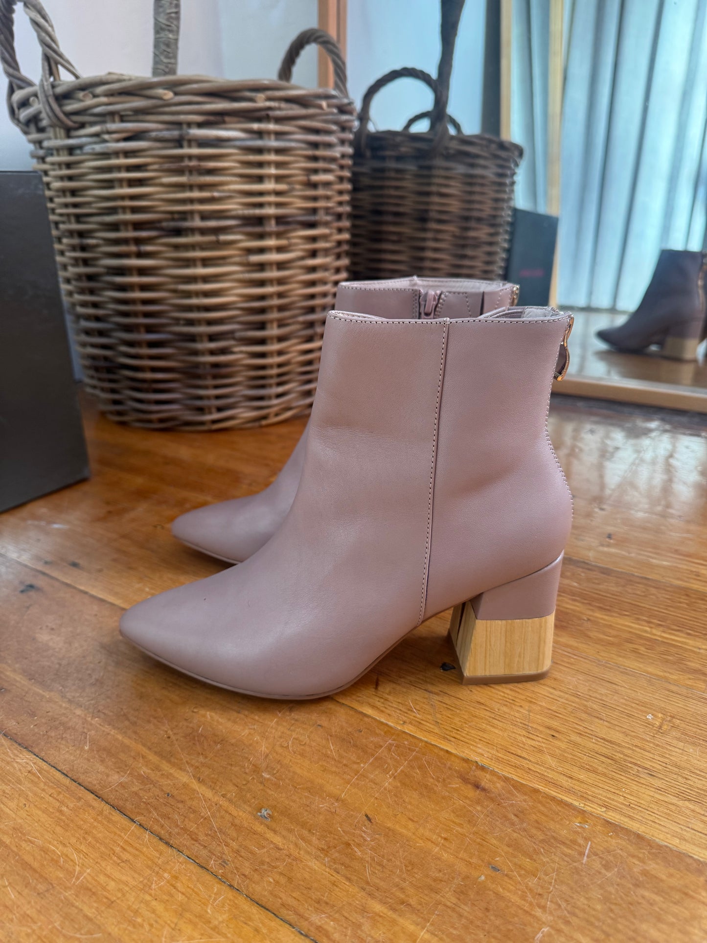 Isabella Anselmi Shapwick Ankle Boots - Size 38 (Brand New in Box)