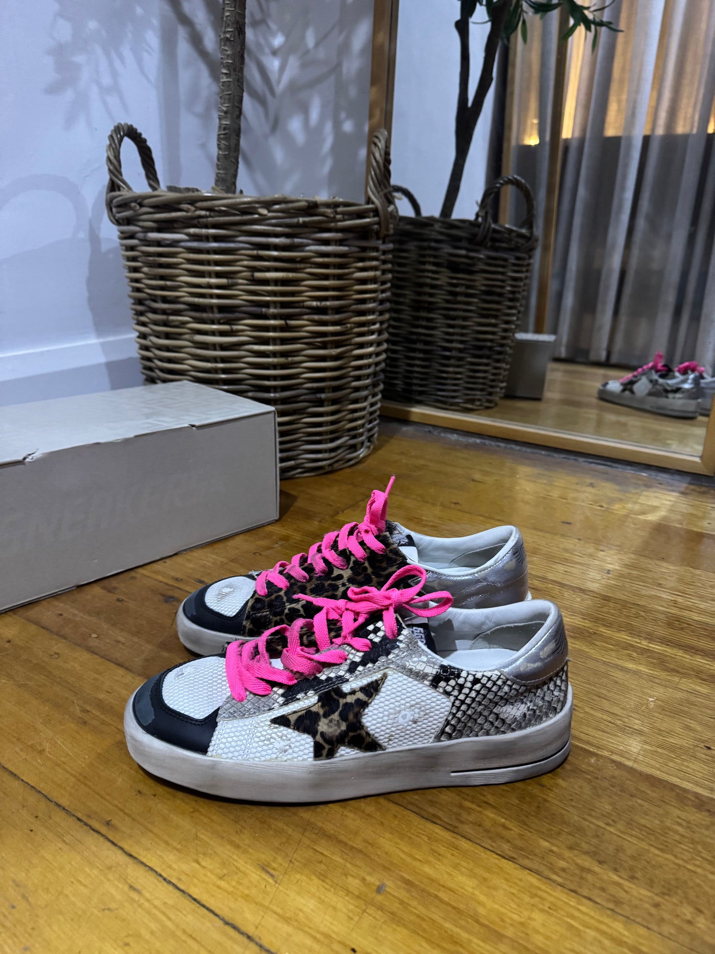 Golden Goose Stardan Low-Top Sneakers - Size 40 (Brand New in Box)