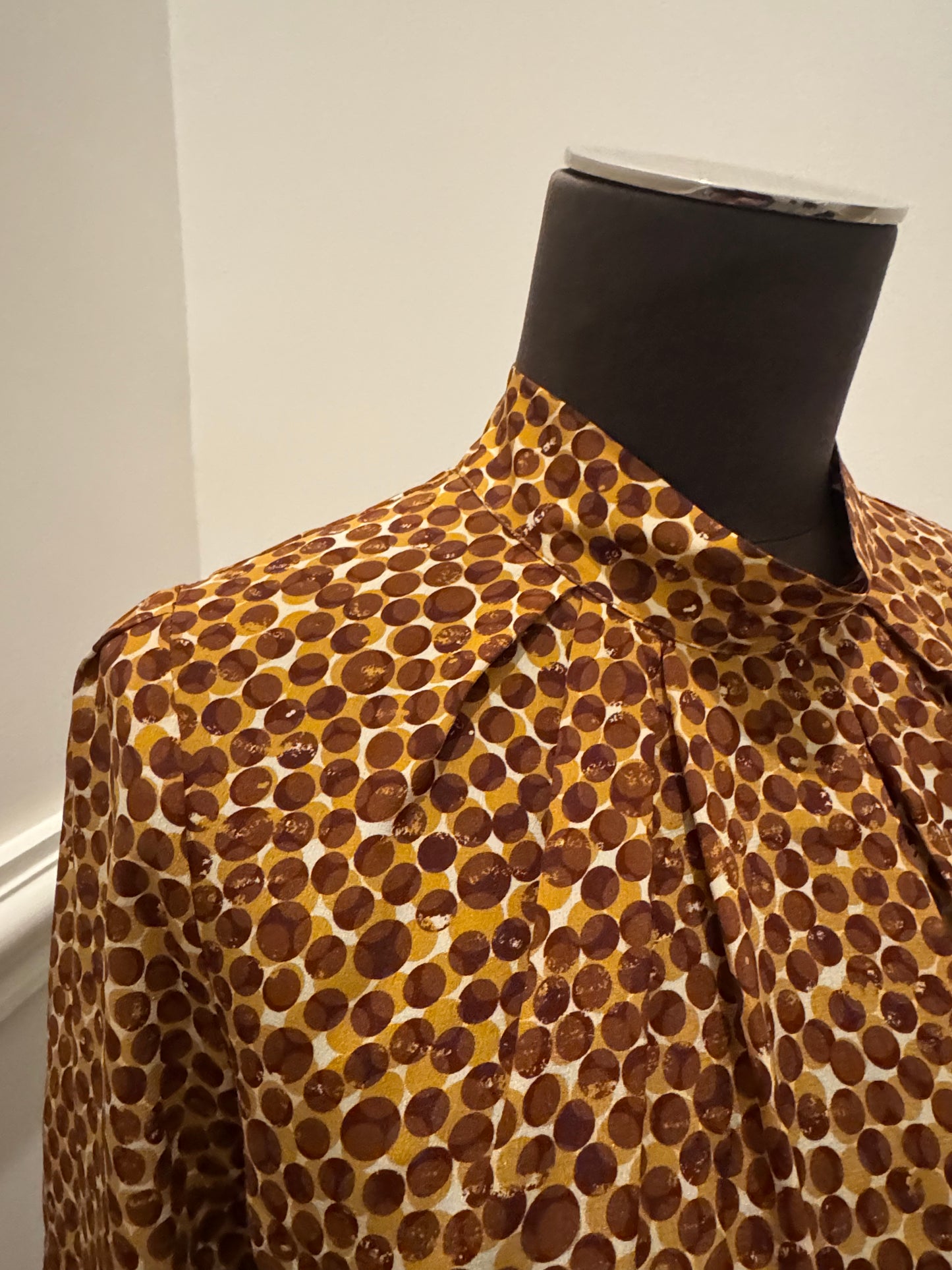 Anna Thomas 100% Silk Spot Blouse - Size 6