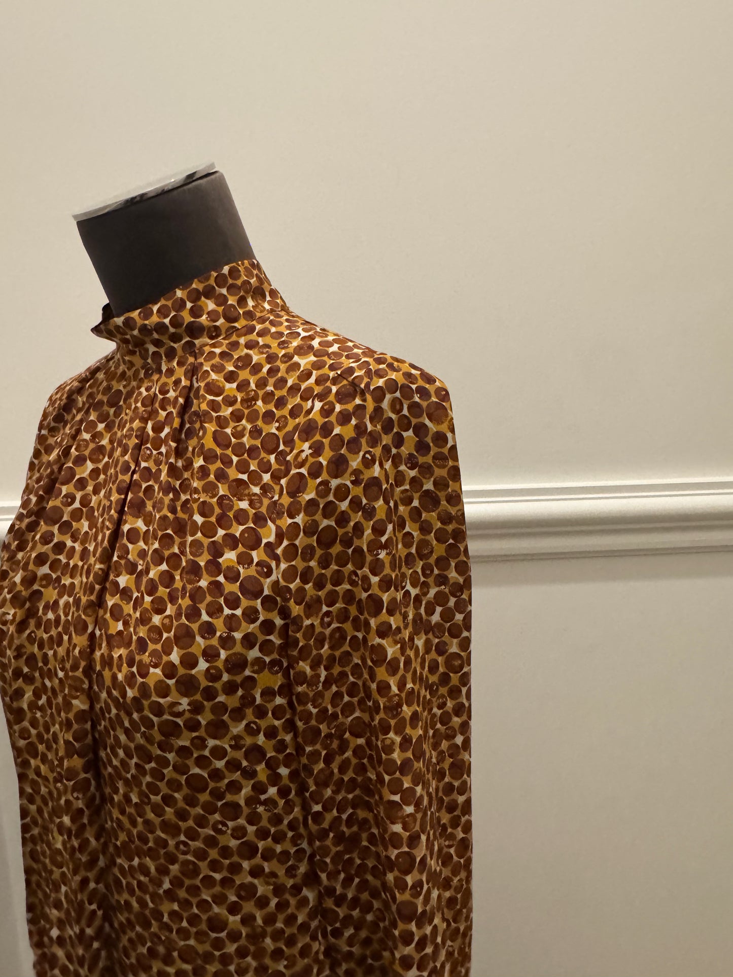 Anna Thomas 100% Silk Spot Blouse - Size 6