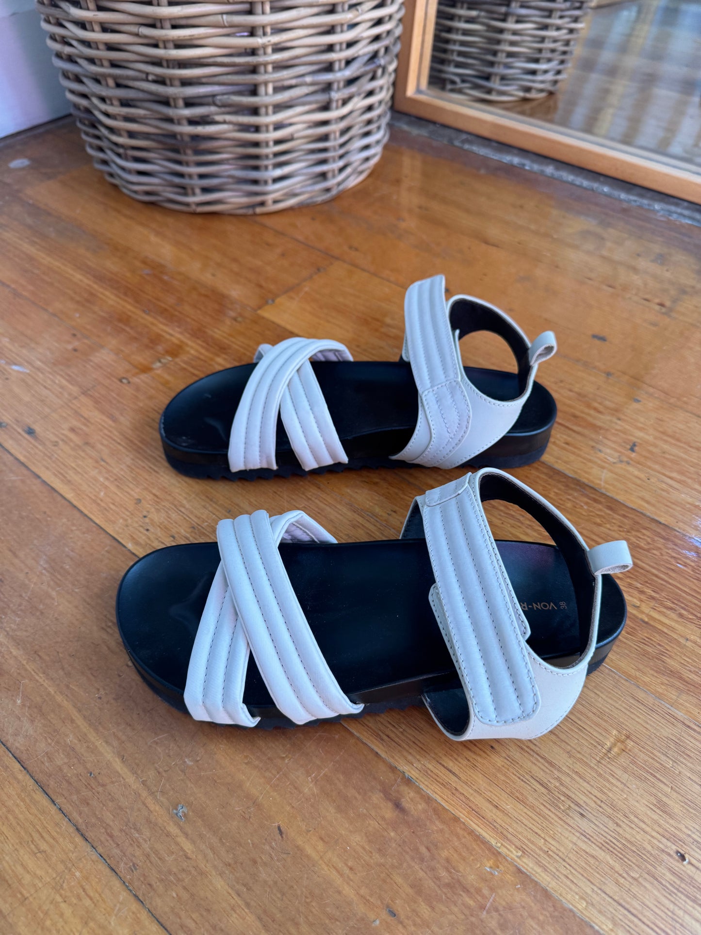 Von-Routte Bronte Sandals - Size 38
