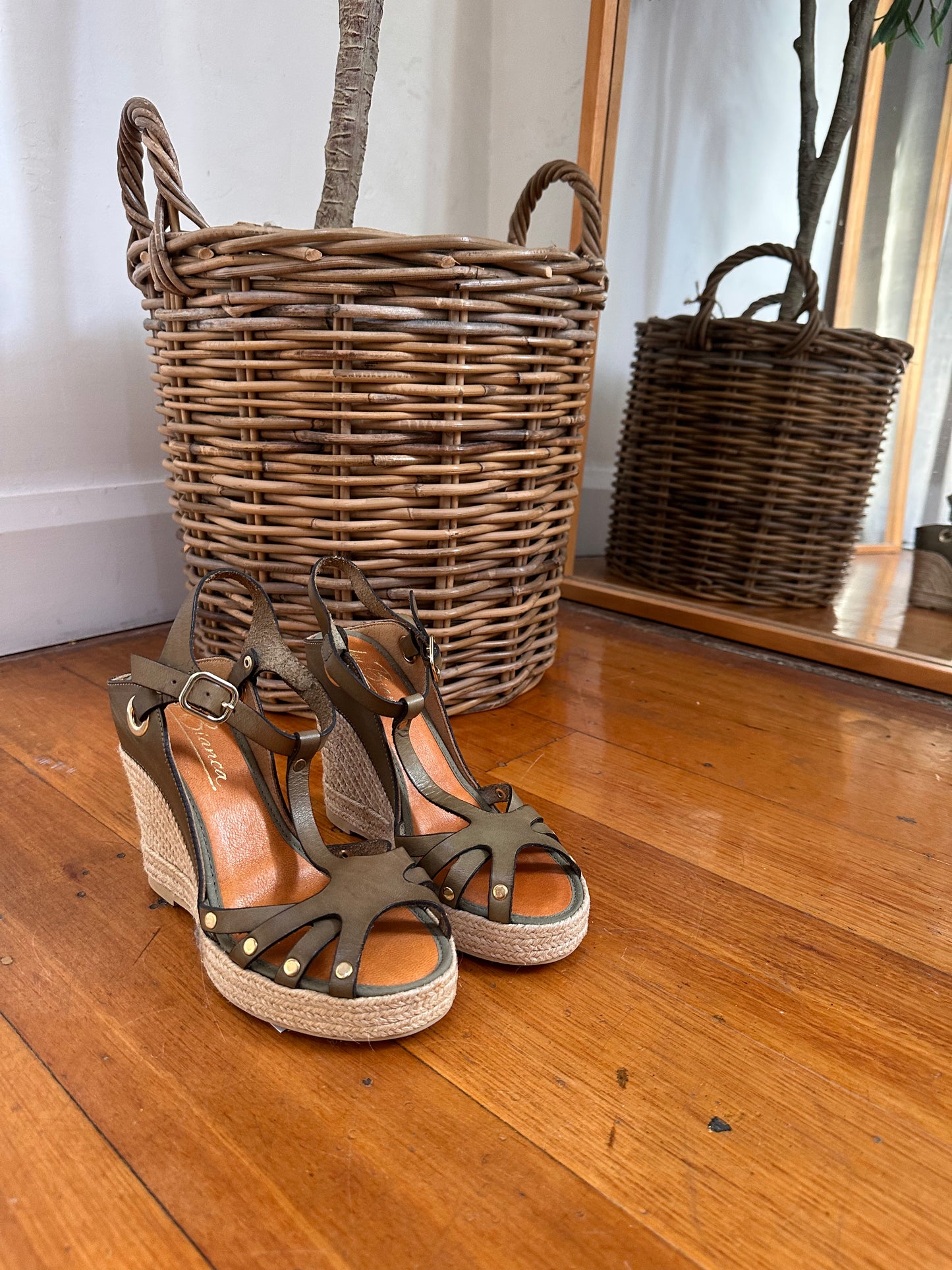 Bianca Buccheri Khaki Wedge Sandal - Size 37