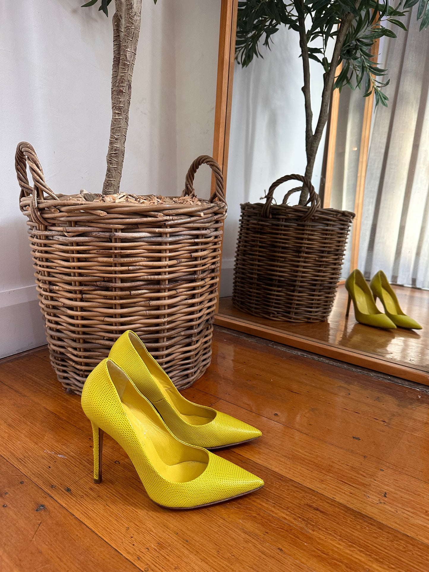 Bianca Buccheri Leather Court Shoe - Size 38