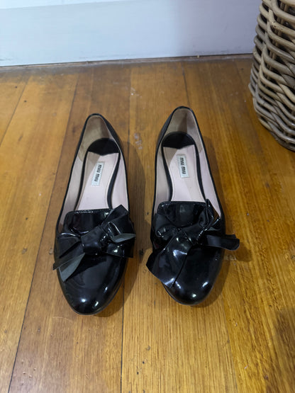 Miu Miu miu Black Patent Leather Studded Bow Ballet Flats - Size 38.5