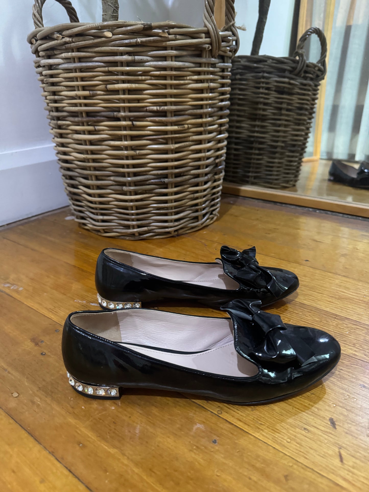 Miu Miu miu Black Patent Leather Studded Bow Ballet Flats - Size 38.5