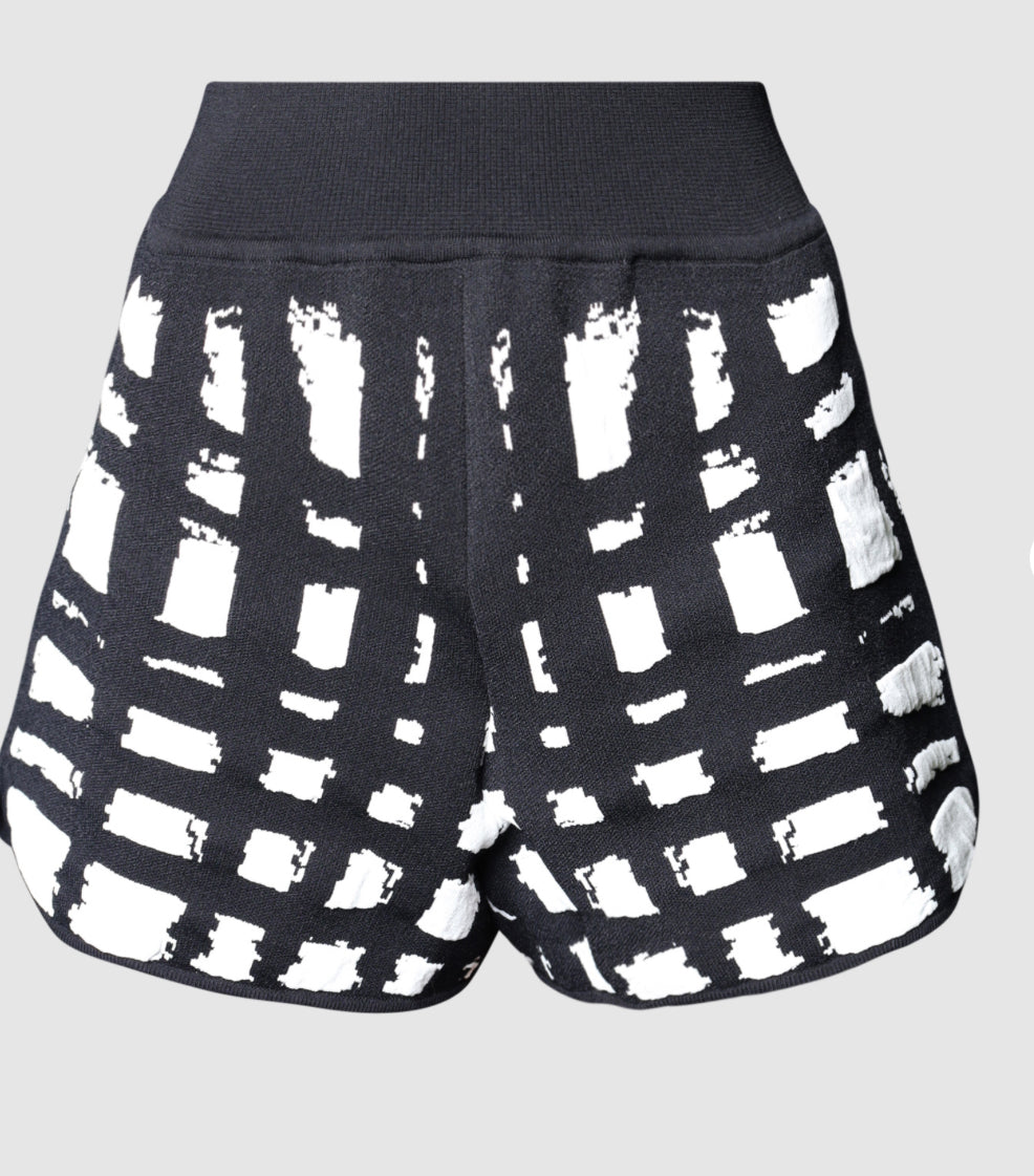 Scanlan Theodore Black & White Crepe Knit Shorts  - Size S