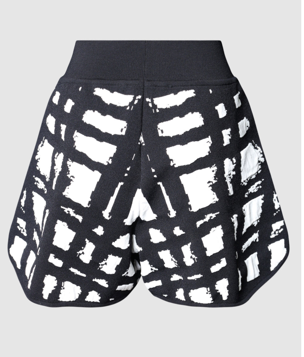 Scanlan Theodore Black & White Crepe Knit Shorts  - Size S