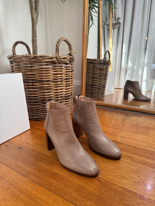 Dolci Firme - Bianca Buccheri Leather Ankle Boots - Size 38 (Brand New)