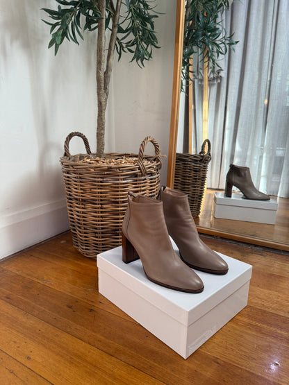Dolci Firme - Bianca Buccheri Leather Ankle Boots - Size 38 (Brand New)