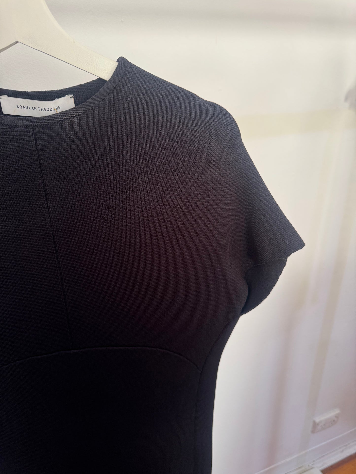 Scanlan Theordore Black Cocoon Crepe Knit Dress - Size XS