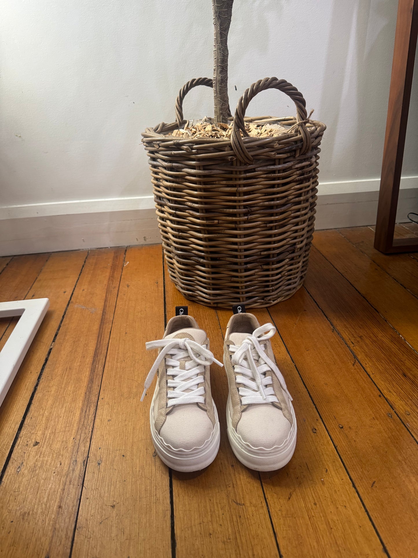 Chloe Lauren Sneaker with Logo - Size 35